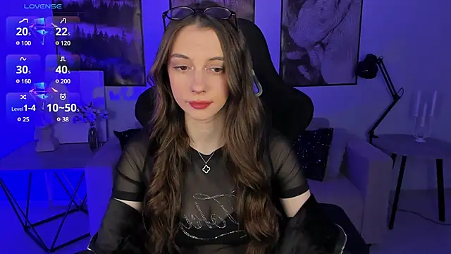 Snapshot of AveAngela chatting on 03.20.25 AveAngela online show from 03.20.25