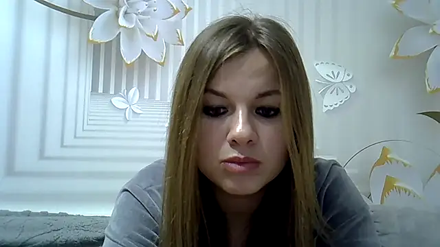 Snapshot of TinaFun4u chatting on 12.13.24 TinaFun4u online show from 12.13.24