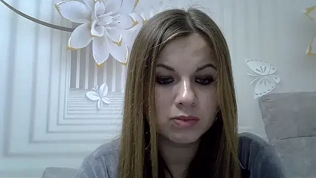 Snapshot of TinaFun4u chatting on 01.25.25 TinaFun4u online show from 01.25.25