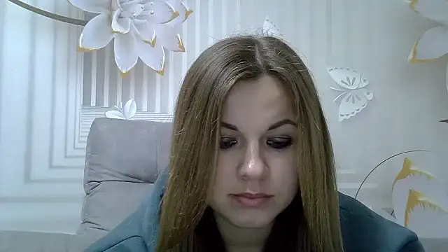 Snapshot of TinaFun4u chatting on 02.10.25 TinaFun4u online show from 02.10.25