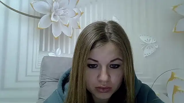 Snapshot of TinaFun4u chatting on 02.13.25 TinaFun4u online show from 02.13.25