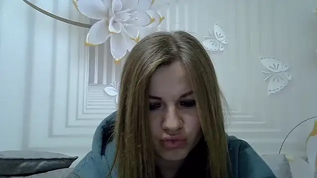 Snapshot of TinaFun4u chatting on 03.14.25 TinaFun4u online show from 03.14.25