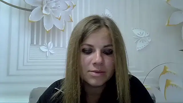 Snapshot of TinaFun4u chatting on 09.20.25 TinaFun4u online show from 09.20.25