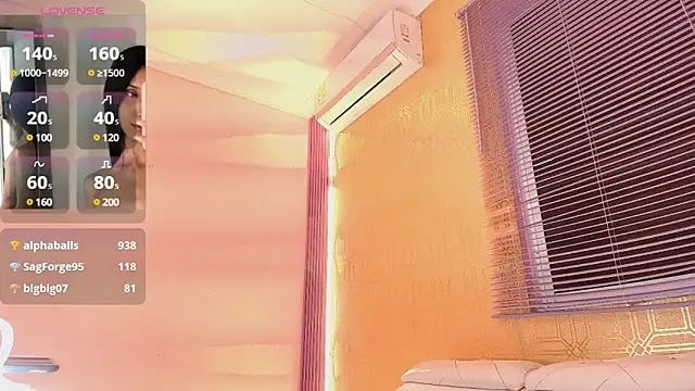 Snapshot of Bella19_ chatting on 03.02.25 Bella19 online show from 03.02.25