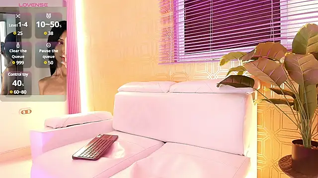 Snapshot of Bella19_ chatting on 03.03.25 Bella19 online show from 03.03.25