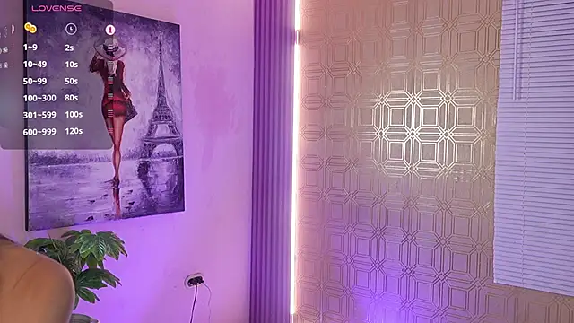 Snapshot of Bella19_ chatting on 11.28.25 Bella19 online show from 11.28.25