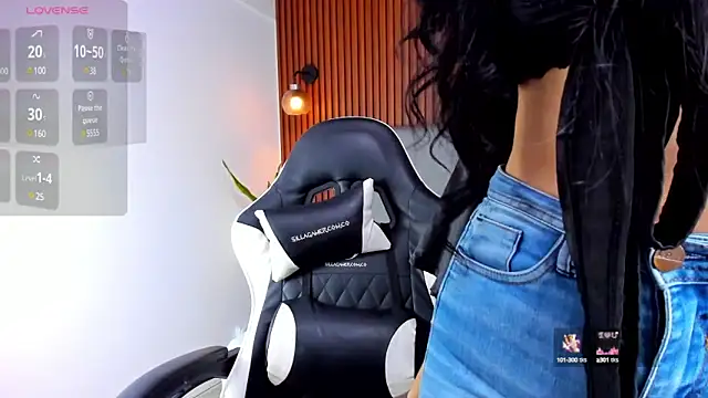 Snapshot of elissa_iris chatting on 12.14.24 elissa iris online show from 12.14.24