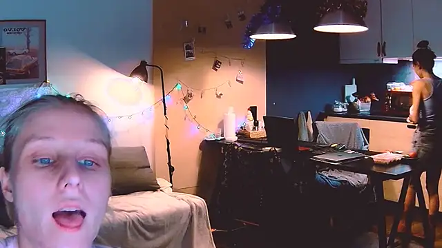 Snapshot of KatiKate chatting on 12.21.24 KatiKate online show from 12.21.24