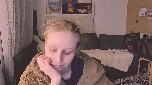 Snapshot of KatiKate chatting on 02.21.25 KatiKate online show from 02.21.25