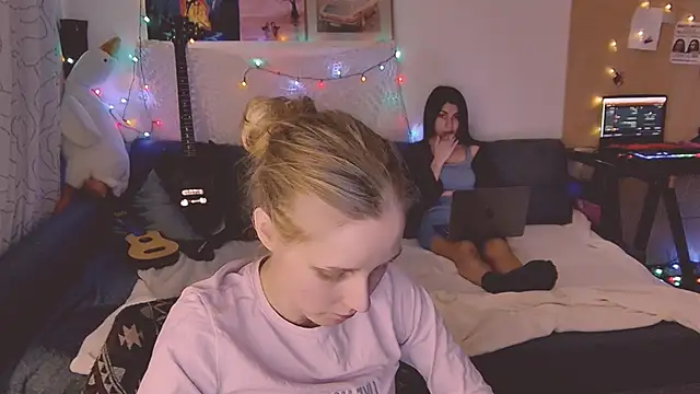 Snapshot of KatiKate chatting on 02.25.25 KatiKate online show from 02.25.25