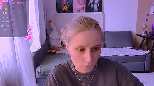 Snapshot of KatiKate chatting on 03.20.25 KatiKate online show from 03.20.25