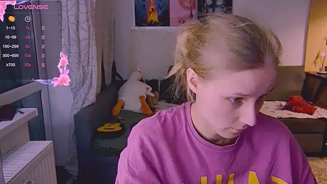 Snapshot of KatiKate chatting on 03.21.25 KatiKate online show from 03.21.25