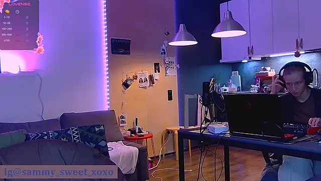 Snapshot of KatiKate chatting on 09.16.25 KatiKate online show from 09.16.25