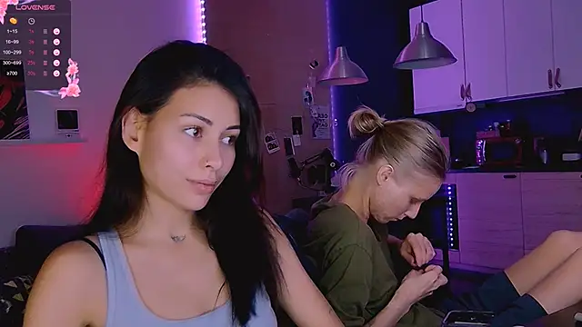 Snapshot of KatiKate chatting on 10.13.25 KatiKate online show from 10.13.25