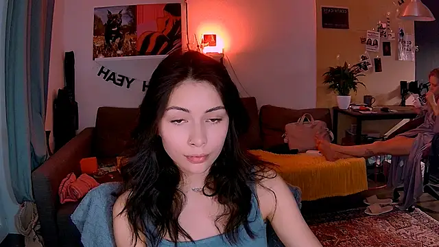 Snapshot of KatiKate chatting on 11.15.25 KatiKate online show from 11.15.25