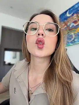 SophieRaily  online show from 03.18.26