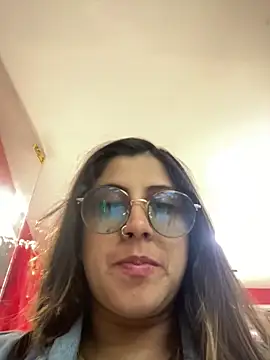 girl anni online show from 01.30.25