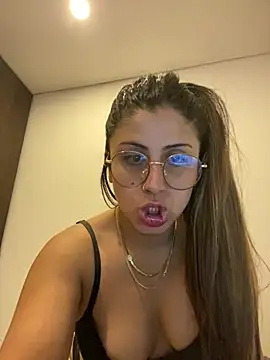 girl anni online show from 01.31.25