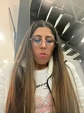 girl anni online show from 01.31.25