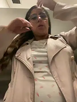 girl anni online show from 02.11.25