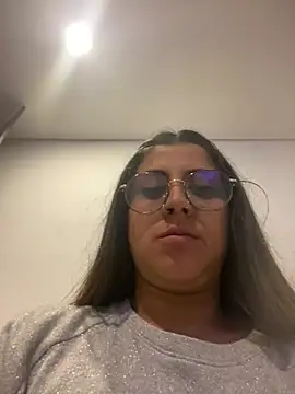 girl anni online show from 02.18.25