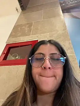 girl anni online show from 02.19.25