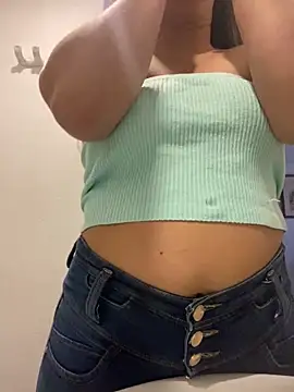 girl anni online show from 02.27.25