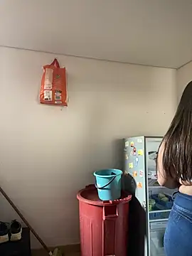 girl anni online show from 02.28.25