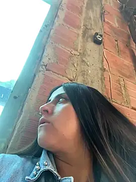 girl anni online show from 03.15.25