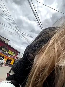 girl anni online show from 09.27.25