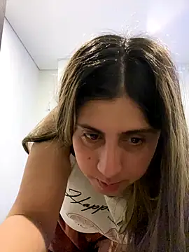 girl anni online show from 10.10.25