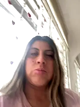 girl anni online show from 10.17.25