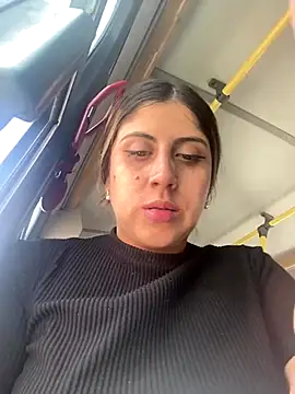 girl anni online show from 10.26.25