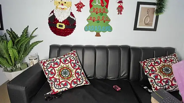 Mia petite01 online show from 12.21.25