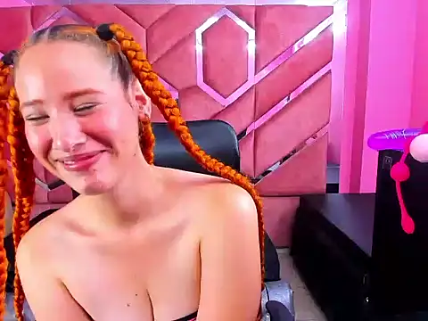 Snapshot of Nami_Curls chatting on 02.28.25 Nami Curls online show from 02.28.25