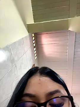 alissonfernandez  online show from 09.17.25