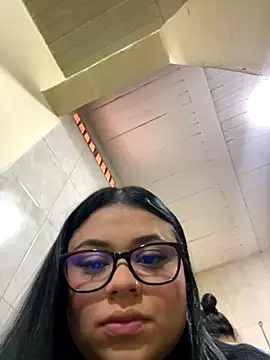 alissonfernandez  online show from 09.22.25