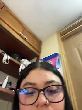 alissonfernandez  online show from 03.04.26