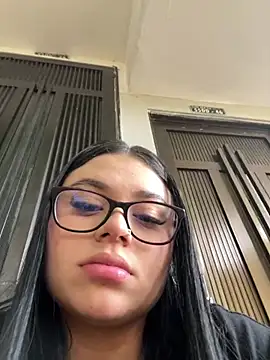 Snapshot of alissonfernandez_ chatting on 05.18.26 alissonfernandez online show from 05.18.26