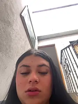 Snapshot of alissonfernandez_ chatting on 05.21.26 alissonfernandez online show from 05.21.26