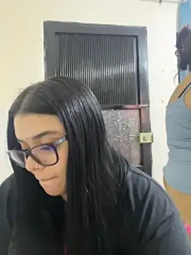 Snapshot of alissonfernandez_ chatting on 05.27.26 alissonfernandez online show from 05.27.26