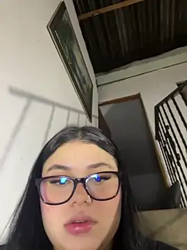 Snapshot of alissonfernandez_ chatting on 05.29.26 alissonfernandez online show from 05.29.26