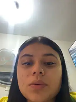 Snapshot of alissonfernandez_ chatting on 06.24.26 alissonfernandez online show from 06.24.26