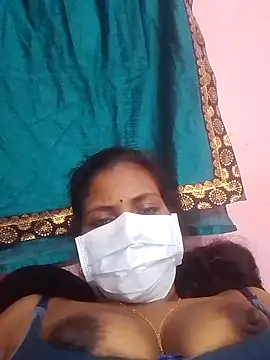 Snapshot of Villageammu18 chatting on 12.20.25 Villageammu18 online show from 12.20.25