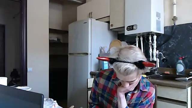 ShineMax18 online show from 01.26.25