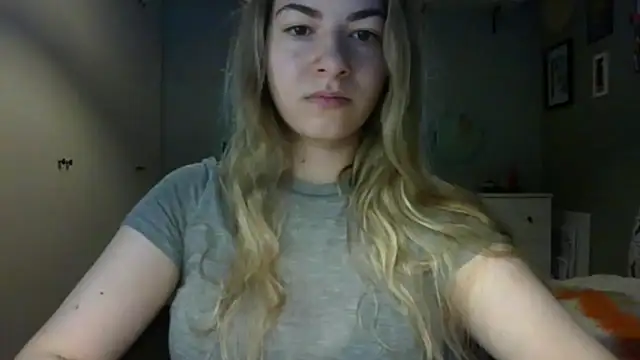 Snapshot of ROSIEx_sweet chatting on 06.16.26 ROSIEx sweet online show from 06.16.26