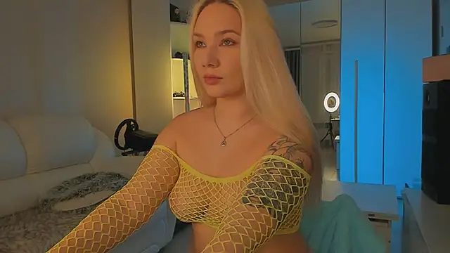 Snapshot of 1AlexaGoddess3 chatting on 02.11.25 1AlexaGoddess3 online show from 02.11.25