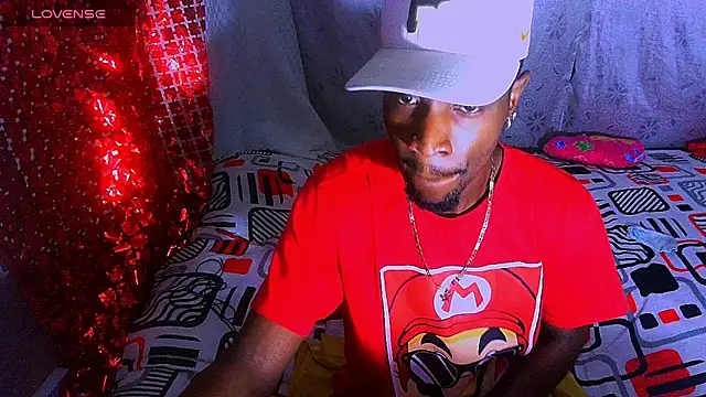 Snapshot of Aroonpapisex chatting on 12.11.24 Aroonpapisex online show from 12.11.24