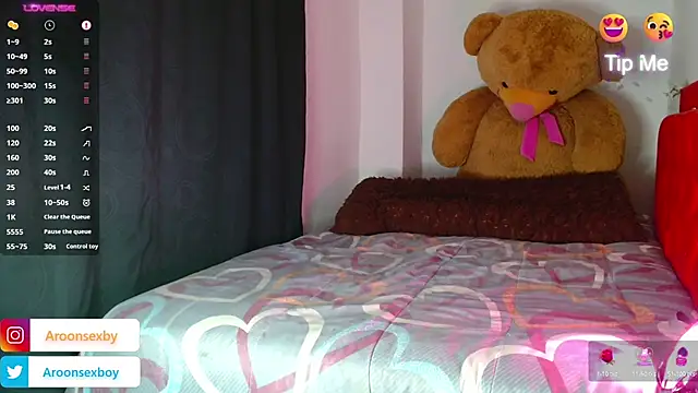 Snapshot of Aroonpapisex chatting on 10.20.25 Aroonpapisex online show from 10.20.25