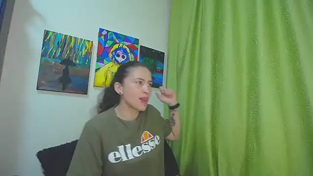 Snapshot of Leyla_Horny_Bg chatting on 11.18.25 Leyla Horny Bg online show from 11.18.25